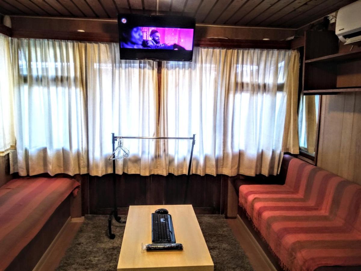 Two Rooms Rustic House - Self Check-In Bukarest Kültér fotó