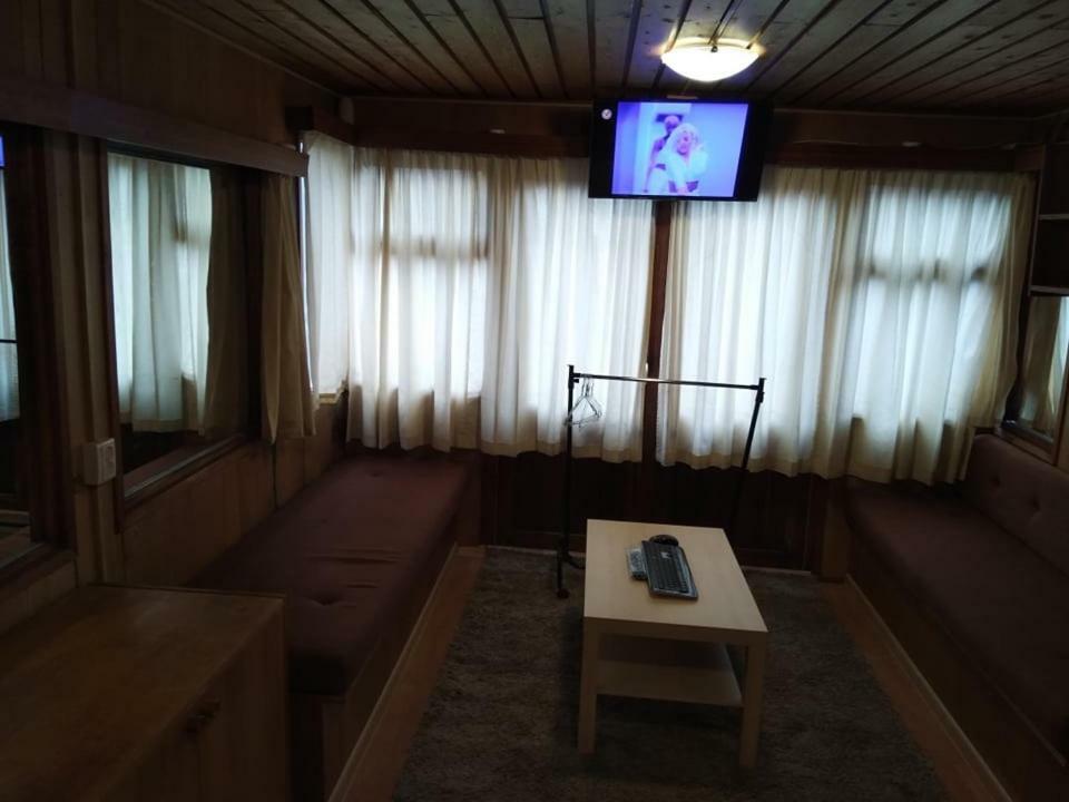 Two Rooms Rustic House - Self Check-In Bukarest Kültér fotó