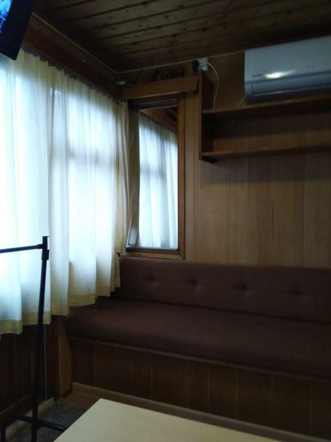 Two Rooms Rustic House - Self Check-In Bukarest Kültér fotó