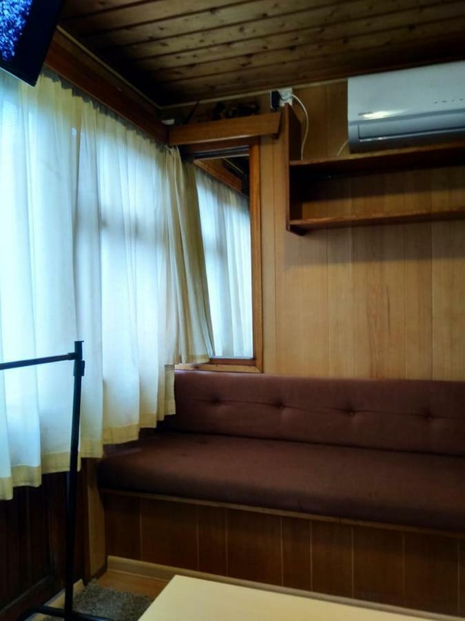 Two Rooms Rustic House - Self Check-In Bukarest Kültér fotó